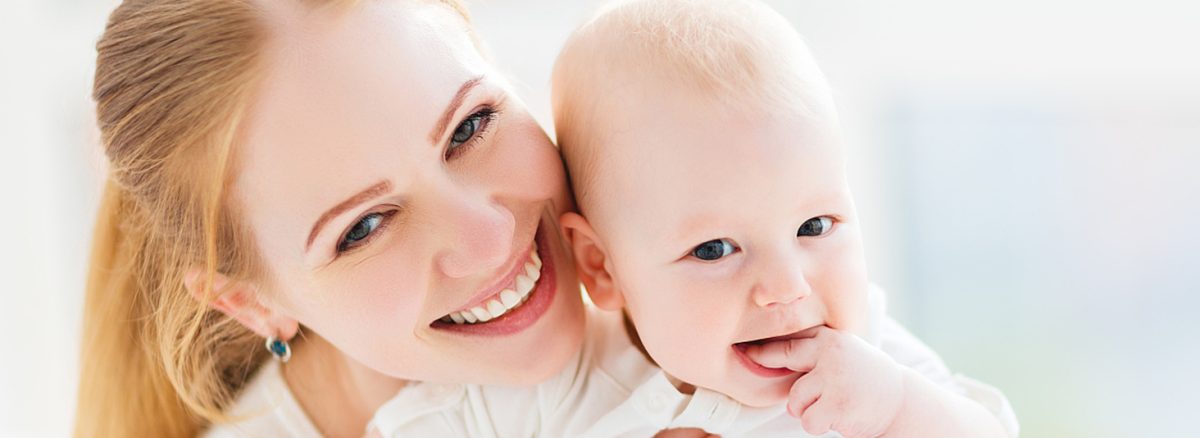 نقش آینه ای مادر و خانواده در رشد کودک