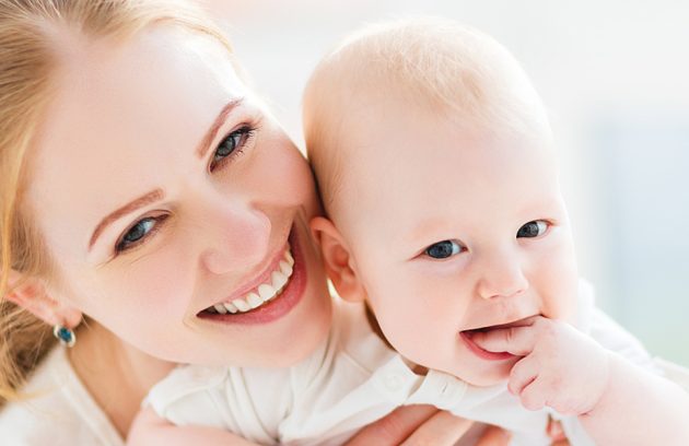 نقش آینه ای مادر و خانواده در رشد کودک