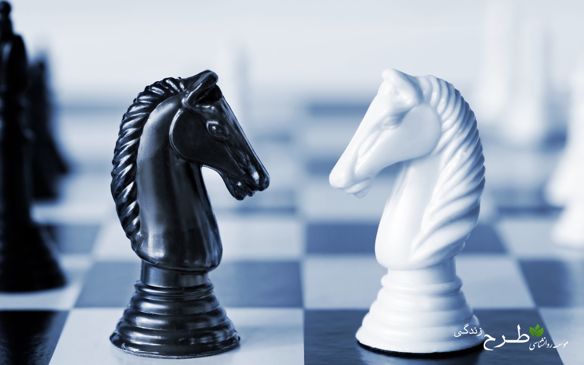 مثال عملی از خطای شناختی تفکر دوقطبی در زندگی روزمره