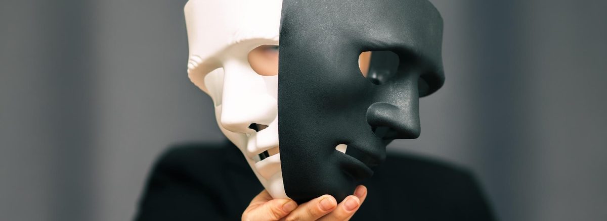 خطای شناختی تفکر دوقطبی: درک همه‌چیز در قالب سیاه و سفید