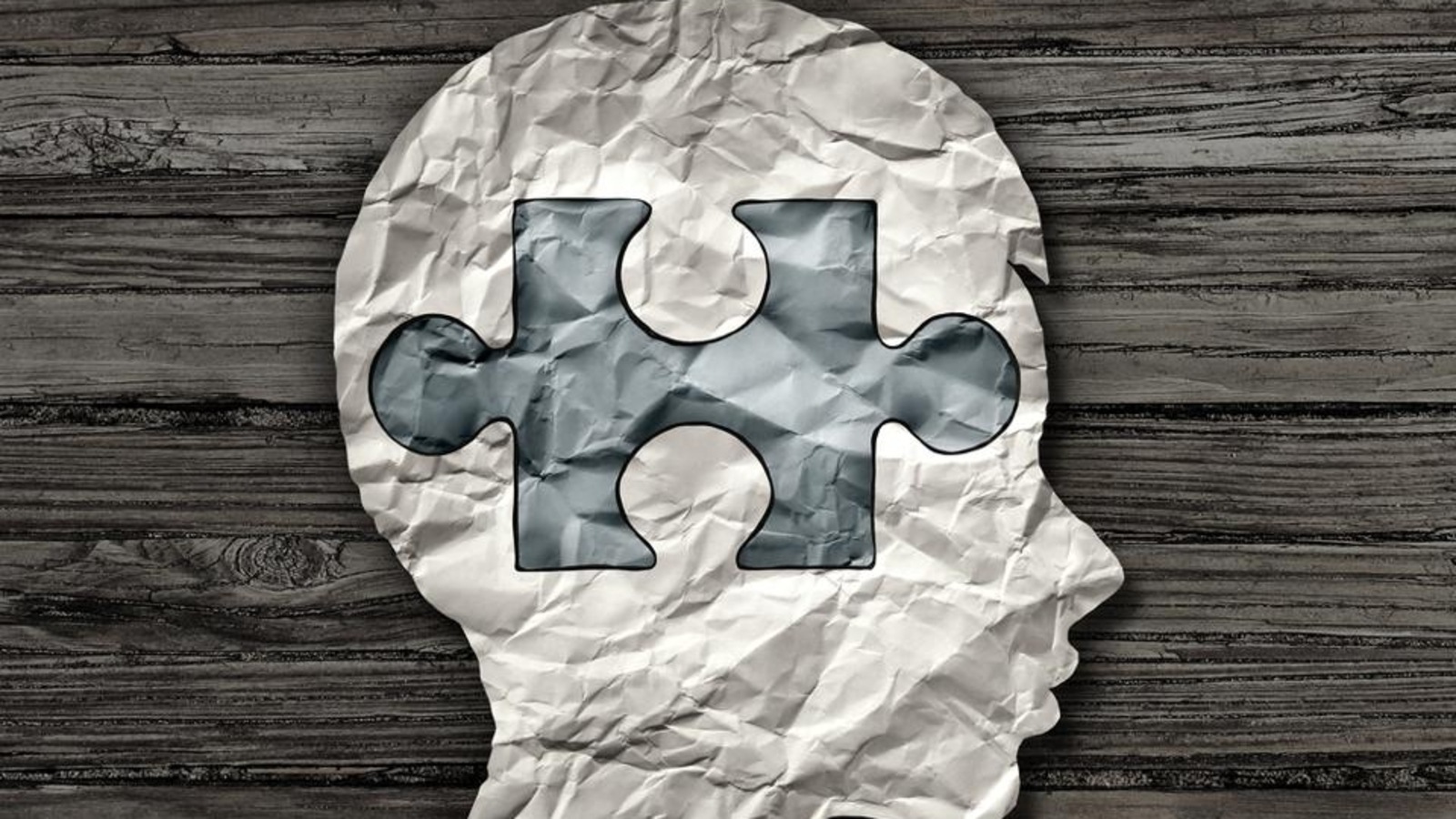 درمانگر در حال گفت‌وگوی درمانی با مراجع برای بازسازی هیجانی و شناختی در طرحواره درمانی جفری یانگ