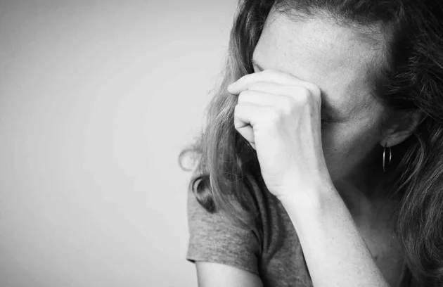 تفاوت گناه و احساس گناه از نظر آدلر؛ نگاهی روانشناختی به ریشه‌های خودسرزنشگری